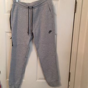 Nike Men’s sportswear Tech joggers